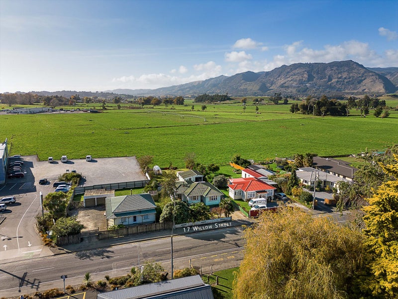17 Willow Street, Takaka - Carousel 2