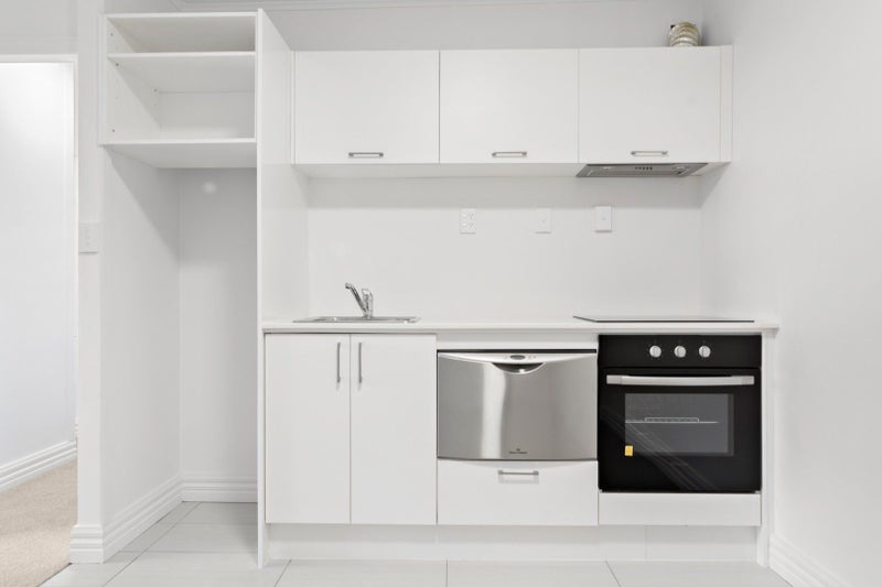 1R/94 Dominion Road, Mount Eden, Auckland - Carousel 2