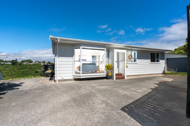 303 Mitchell Street, Brooklyn, Wellington - Carousel 1