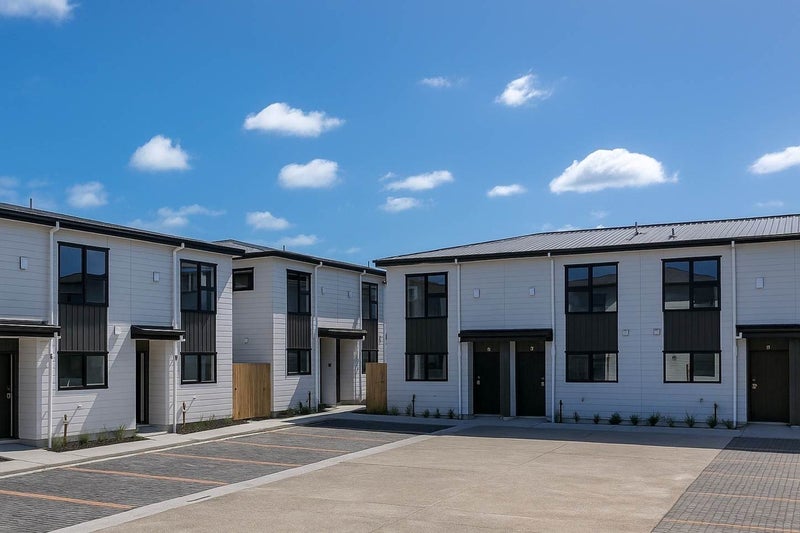 14/32 Tapuwae Way, Mangere Bridge, Manukau City, Auckland - Carousel 1
