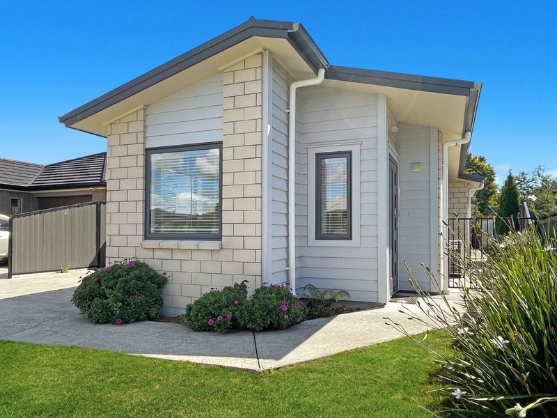 41 Stan Heather Drive, Glenview, Hamilton - Carousel 1