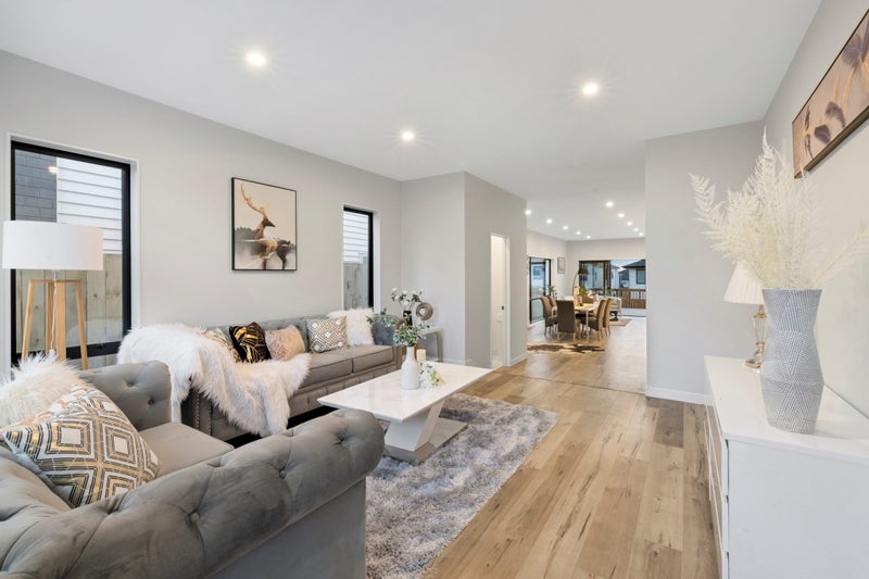 34 Bushfield Drive, Flat Bush, Auckland - Carousel 1