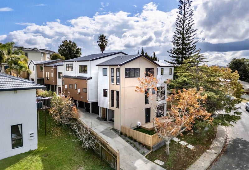44C Bruce Road, Glenfield, Auckland - Carousel 1