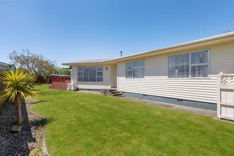 17 Abraham Crescent, Milson, Palmerston North - Carousel 2
