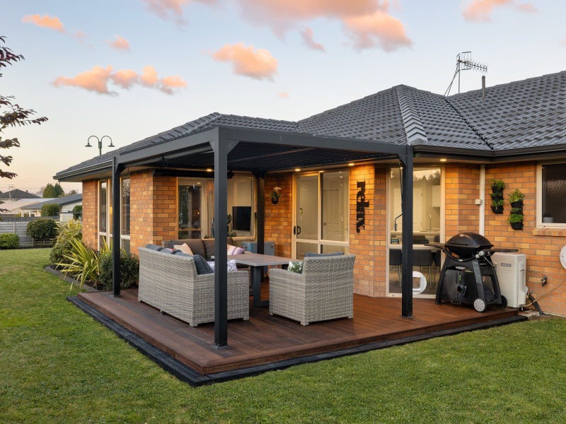 2 Mews Place, Forest Lake, Hamilton - Carousel 2