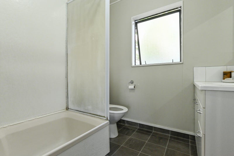 913F Nelson St N, Mayfair, Hastings - Carousel 10