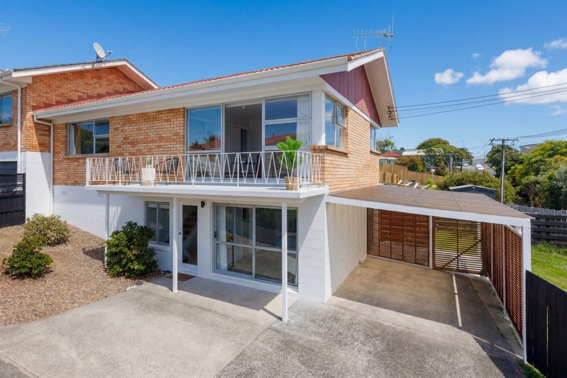 1/15 Zion Road, Birkenhead, Auckland - Carousel 1