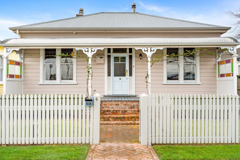 6 Ashridge Road, Napier South, Napier - Carousel 1