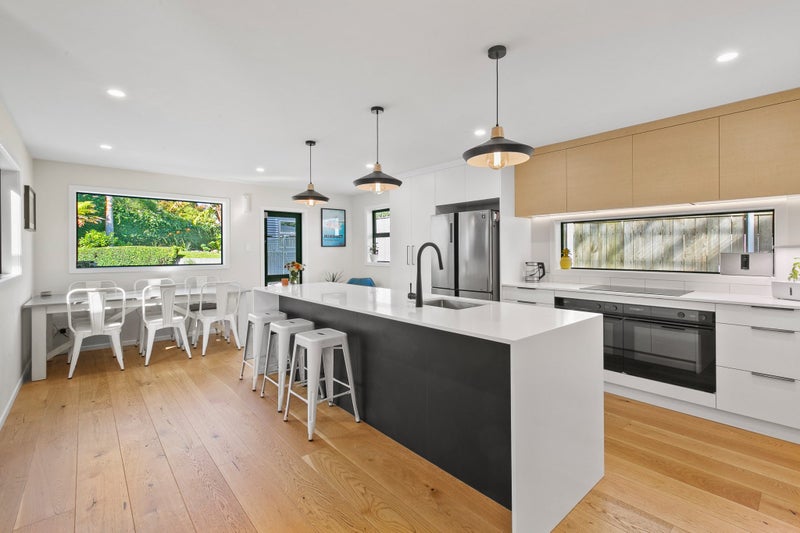 5B Wesley Avenue, Frankleigh Park, New Plymouth - Carousel 2