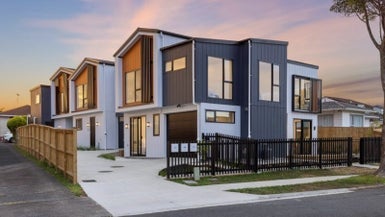 9 Liam Place, Half Moon Bay, Auckland - Carousel 1