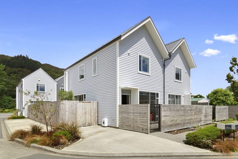 1 Eruera Love Lane, Waterloo, Lower Hutt - Carousel 1