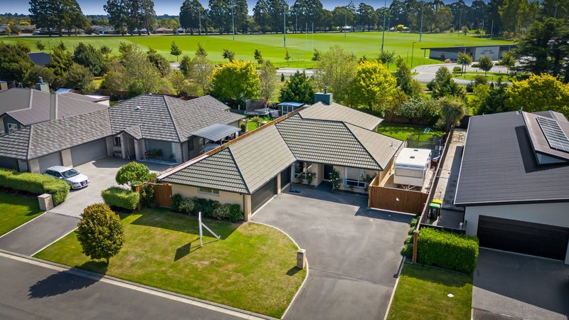 15 Broomleigh Drive, Rolleston, Rolleston - Carousel 1