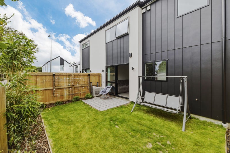 2/11 Brockworth Place, Riccarton, Christchurch City, Canterbury - Carousel 1