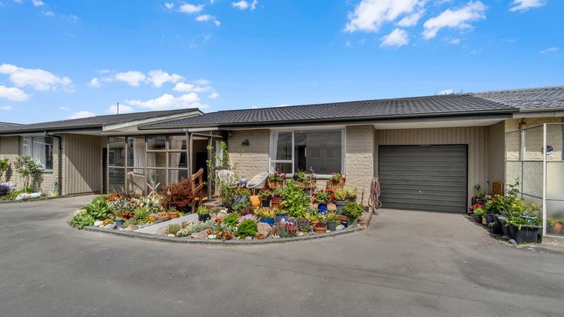 2/17 Edgeware Road, St Albans, Christchurch - Carousel 1