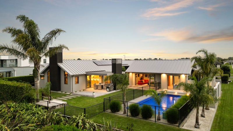 38 Baxter Michael Crescent, Cambridge, Cambridge - Carousel 1