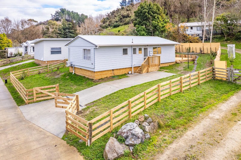 76A Paterson Street, Aramoho, Whanganui, Manawatu / Whanganui - Carousel 2