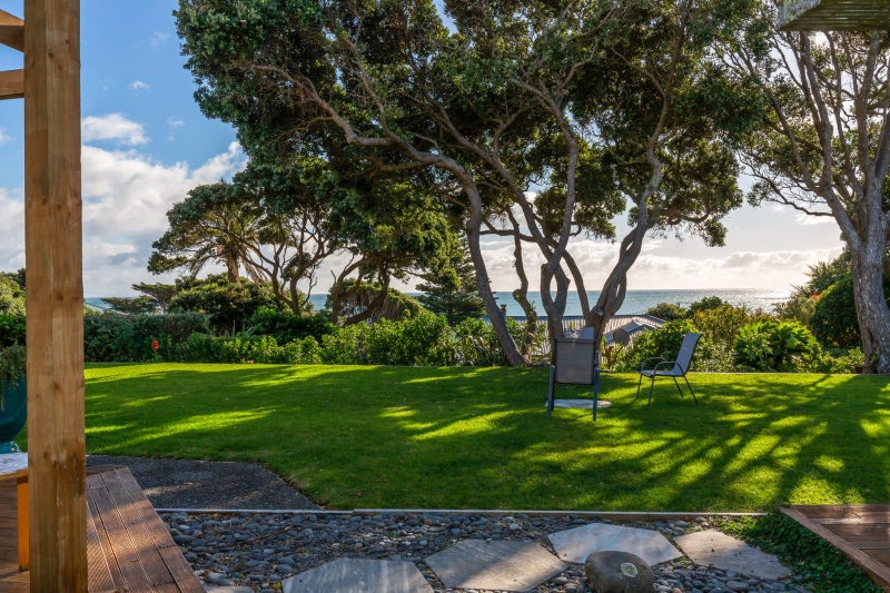 137 Wellington Road, Paekakariki - Carousel 35