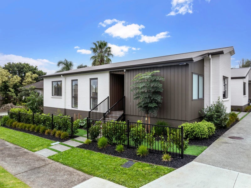 16A Cairngorm Place, Highland Park, Auckland - Carousel 1