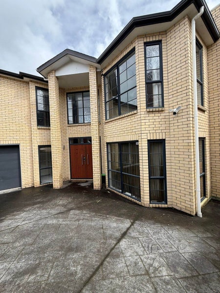 17A Frost Road, Mount Roskill, Auckland - Carousel 1