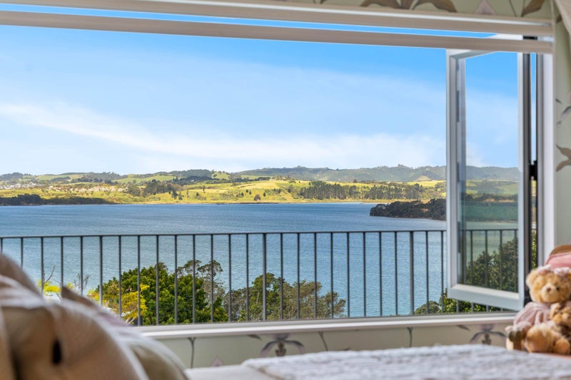 3 Pounamu Place, Shelly Park, Auckland - Carousel 2