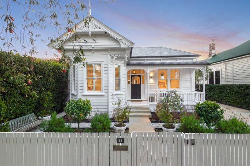 29 Kowhai Street, Mount Eden, Auckland - Carousel 1