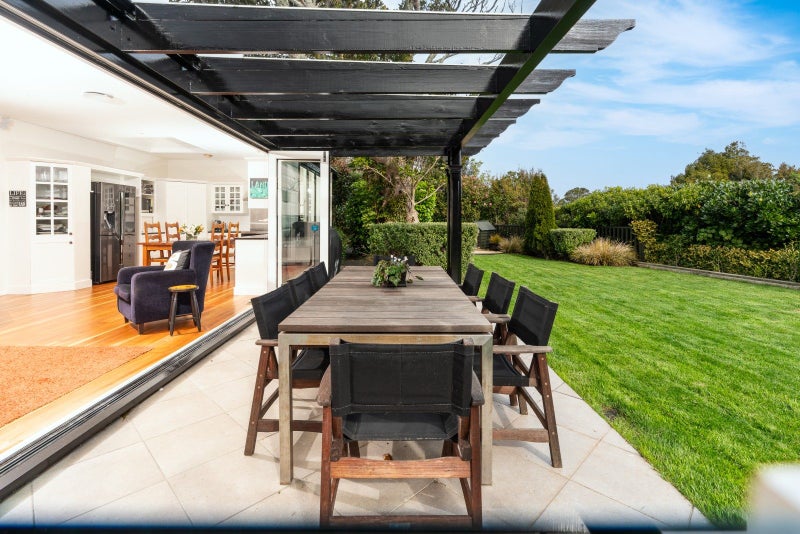 11 Clark Street, Khandallah, Wellington - Carousel 2