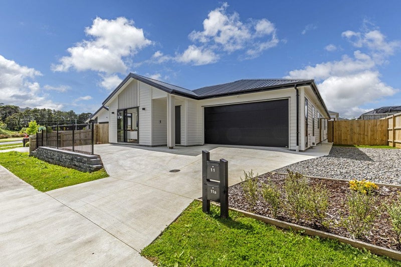 11 Mcindoe Road, KUMEU - Carousel 1