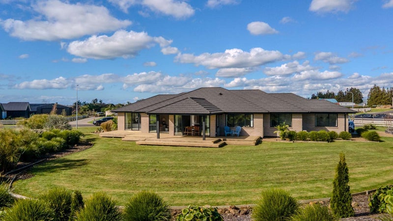 17 The Lakes Drive, Kerikeri, Kerikeri - Carousel 1