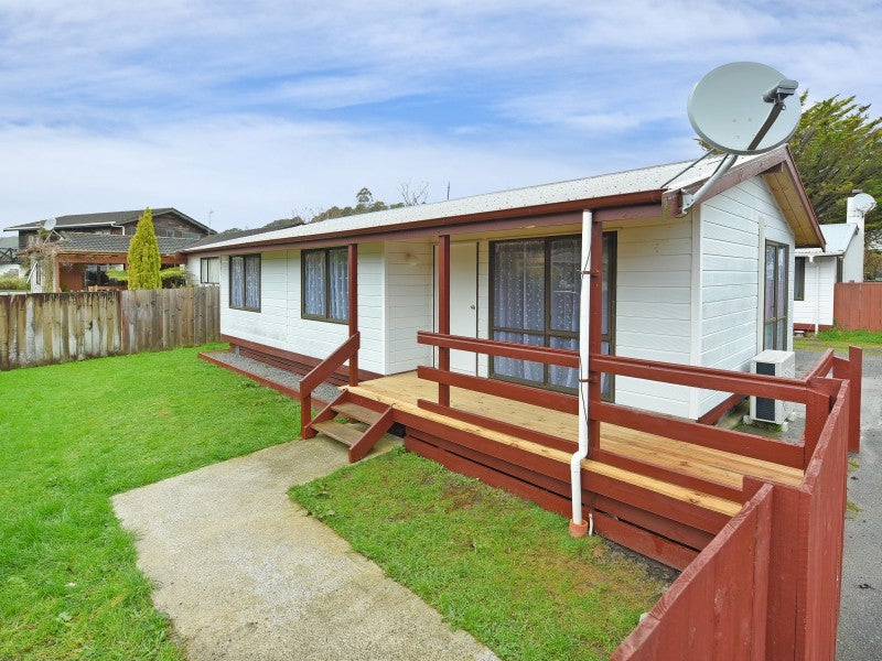 38A GEMSTONE DRIVE, BIRCHVILLE, UPPER HUTT - Carousel 1