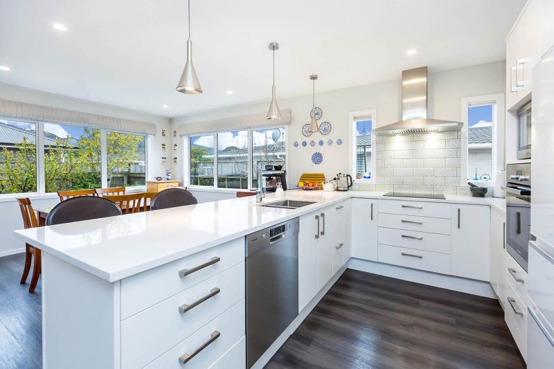 15A Kiln Street, Silverstream, Upper Hutt - Carousel 1