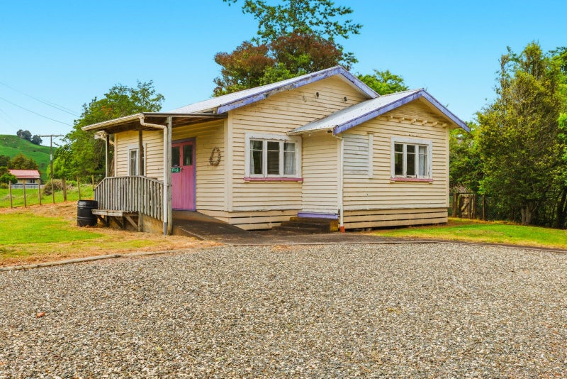 10 Cemetery Road, Matiere, Matiere - Carousel 1