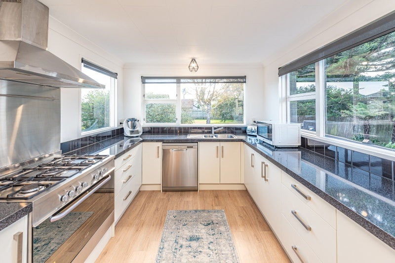 132 Parsons Street, Springvale, Whanganui - Carousel 2