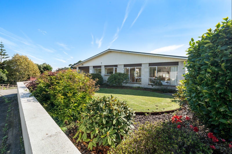 19 Bronte Place, Whalers Gate, New Plymouth - Carousel 1