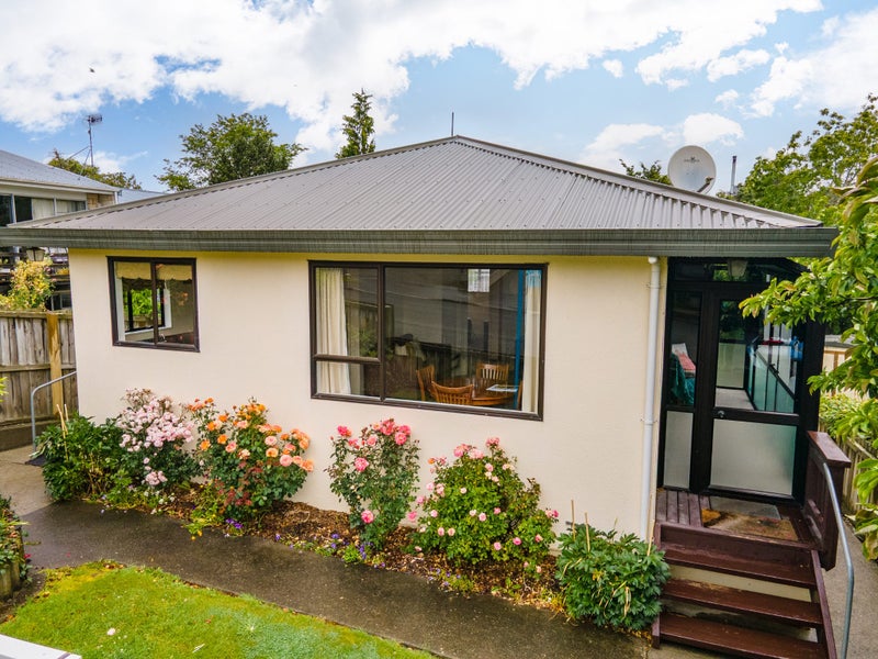 2/2 Stirling Place, Marchwiel, Timaru - Carousel 1