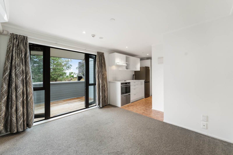 17A/30 Westward Hollow, GLEN EDEN, AUCKLAND - Carousel 2