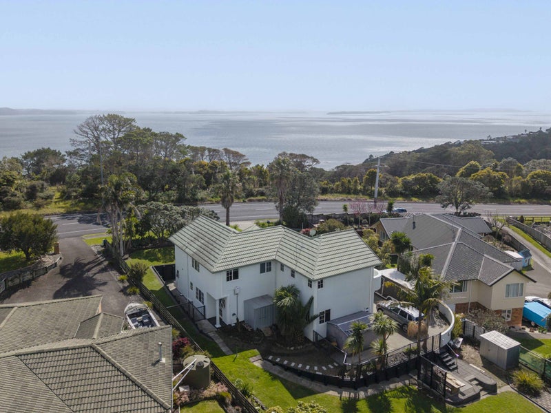 1159 Whangaparaoa Road, Gulf Harbour, Whangaparaoa - Carousel 2