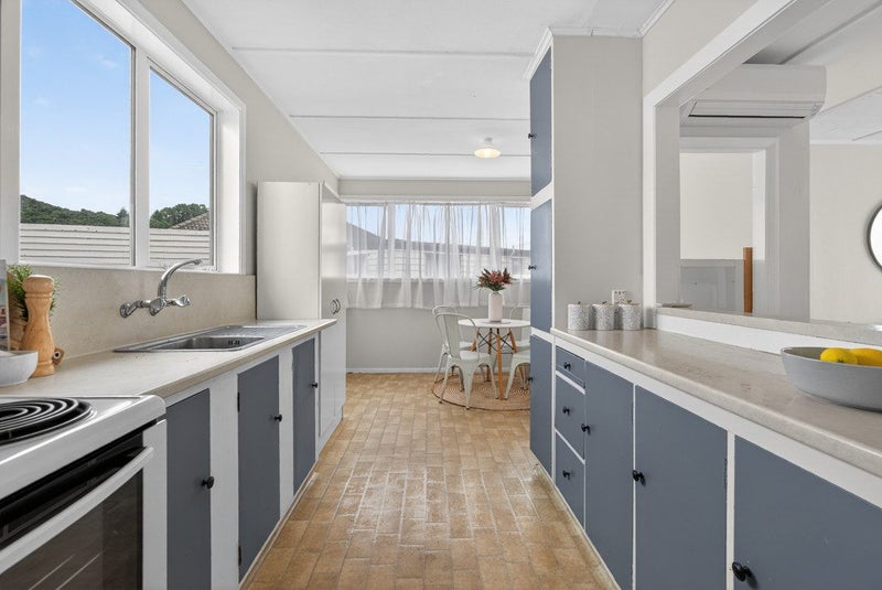 16 Hodgins Grove, Naenae, Lower Hutt - Carousel 2