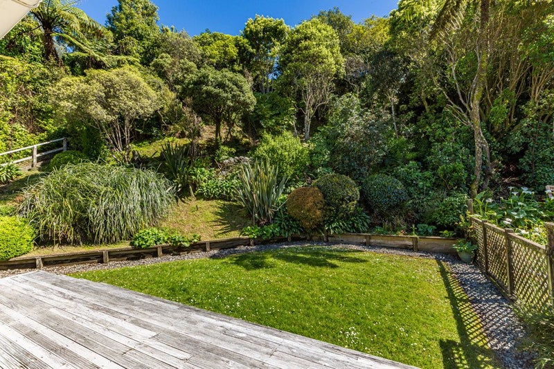 7 Delhi Crescent, Khandallah, Wellington - Carousel 2