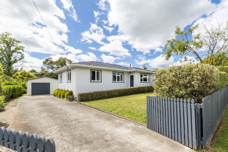 17 Plassey Street, Havelock North, Havelock North - Carousel 1