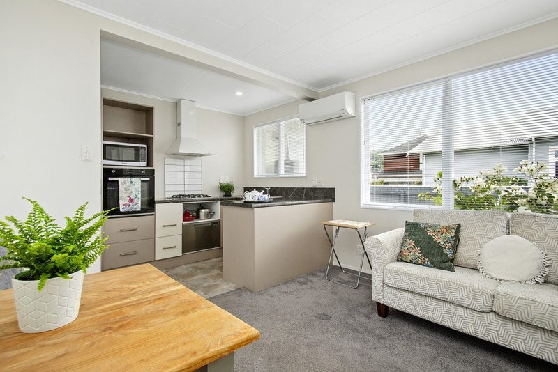 8/44 Britannia Street, Petone, Lower Hutt - Carousel 2