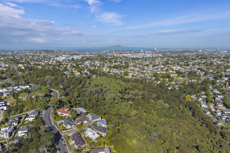 104 GLENDHU Road, Bayview, Auckland - Carousel 50
