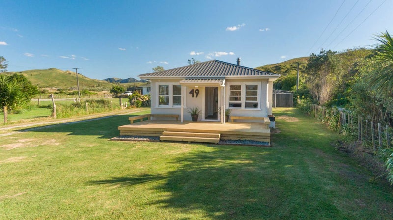 49 Tauwhareparae Road, Tolaga Bay, Tolaga Bay - Carousel 2