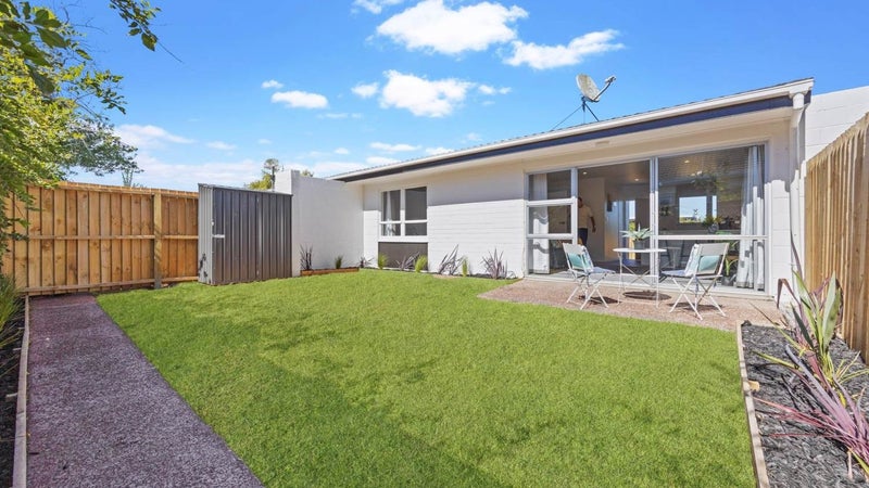 2/39 Oriana Avenue, Lynfield, Auckland - Carousel 1