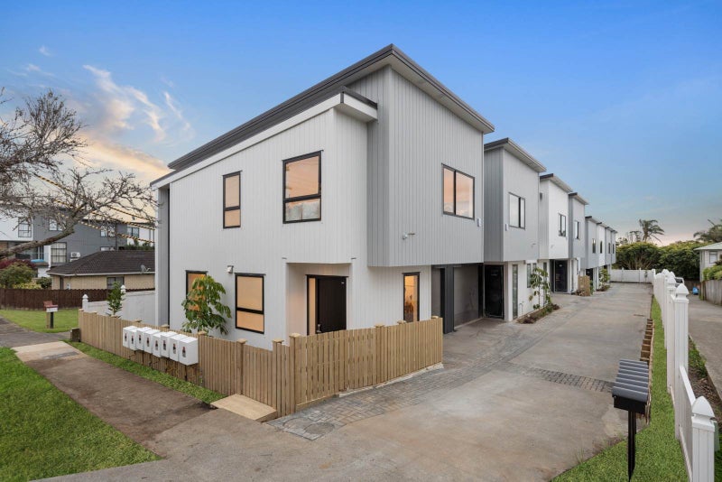 3/12 Ryburn Road, Mount Wellington, Auckland - Carousel 1