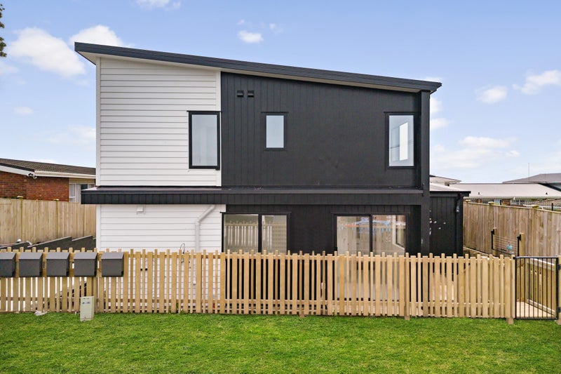 12 Prangley Avenue, Mangere, Auckland - Carousel 1