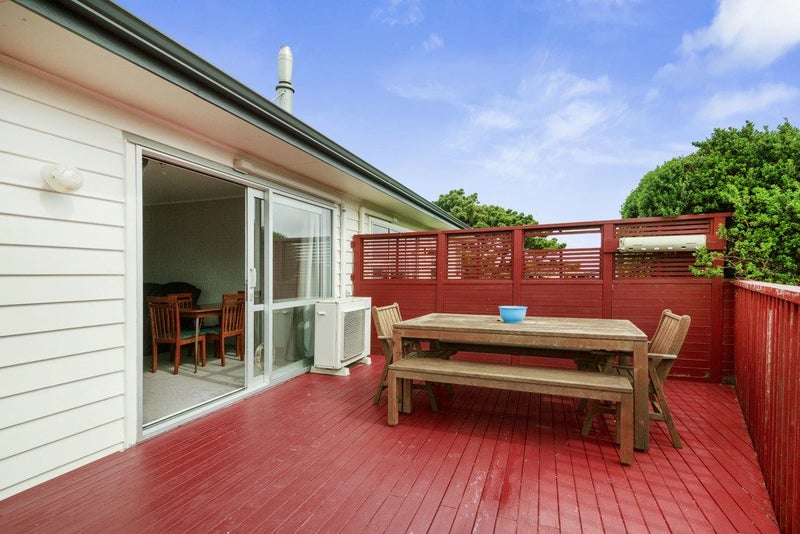 27A Chetwode Grove, Newlands, Wellington - Carousel 2