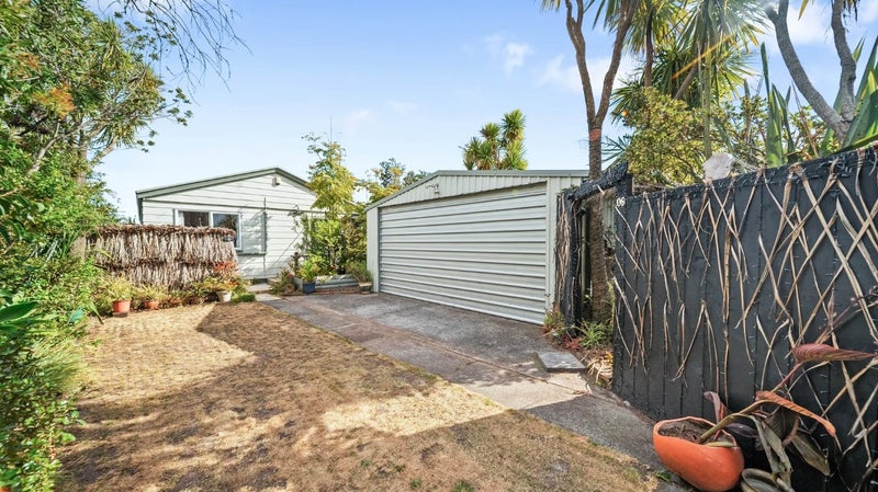 32 Horlicks Place, Randwick Park, Auckland - Carousel 1