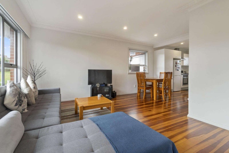 256A Blockhouse Bay Road, Avondale, Auckland - Carousel 1