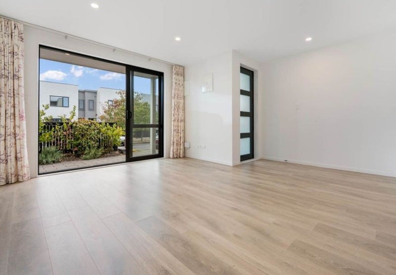24 Hiki Street, Hobsonville, Waitakere City, Auckland - Carousel 1