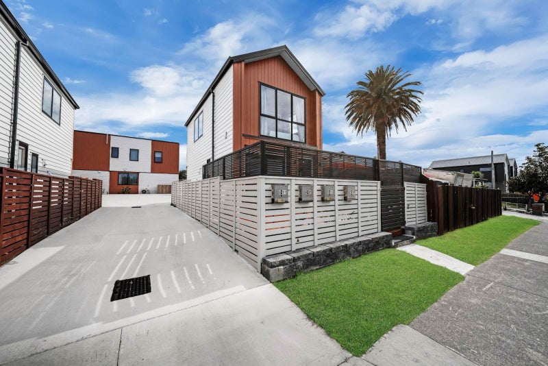 1/11 McLean Avenue, Papatoetoe, Auckland - Carousel 2